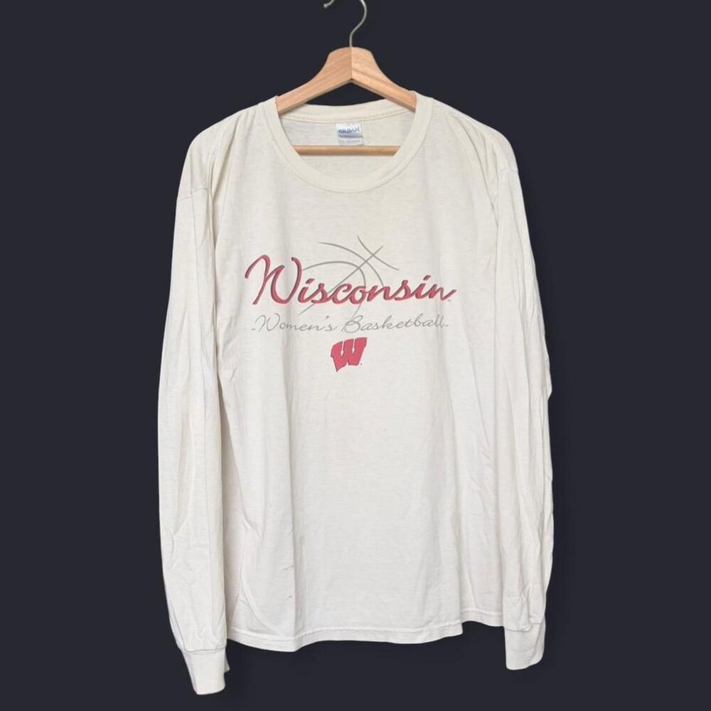 Vintage Y2K Wisconsin Badgers white long sleeve woman’s basketball shirt mens M